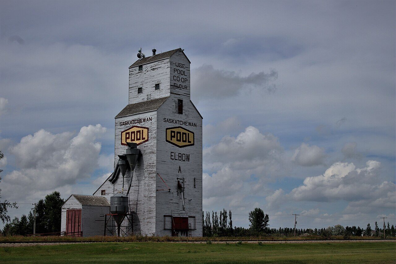 Grain elevator at Elbow, Saskatchewan